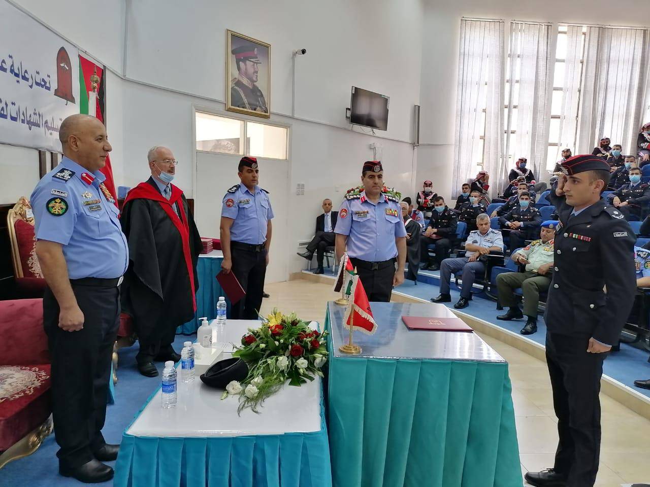 العميد ابو شتال يرعى حفل تسليم شهادات خريجي كلية العلوم الشرطية للفوج 37 بجامعة مؤتة