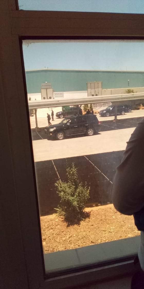 جلالة الملك عبدالله الثاني يزور مجموعة العملاق الصناعية