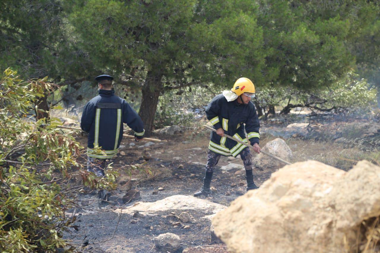 الدفاع المدني يتعامل مع عدد من الحرائق في عين الباشا ومحافظتي إربد وعجلون 