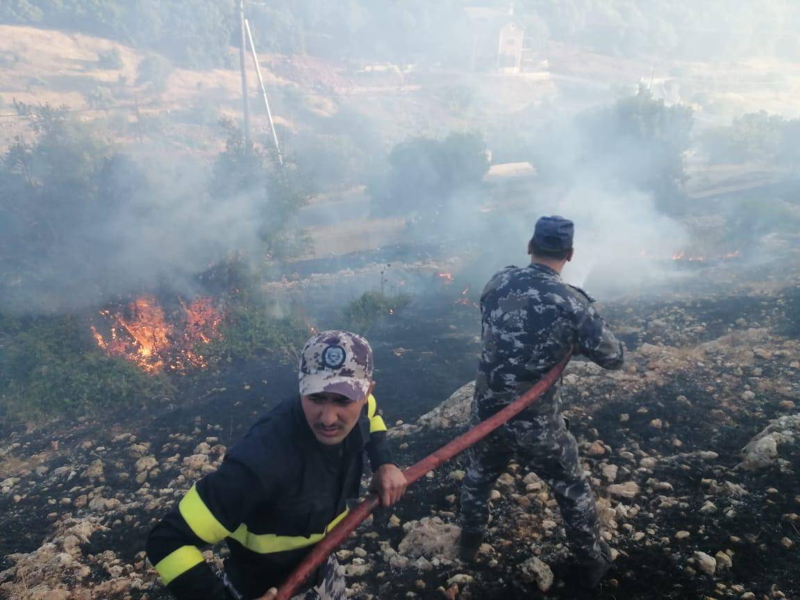 الدفاع المدني يتعامل مع عدد من الحرائق في عين الباشا ومحافظتي إربد وعجلون 