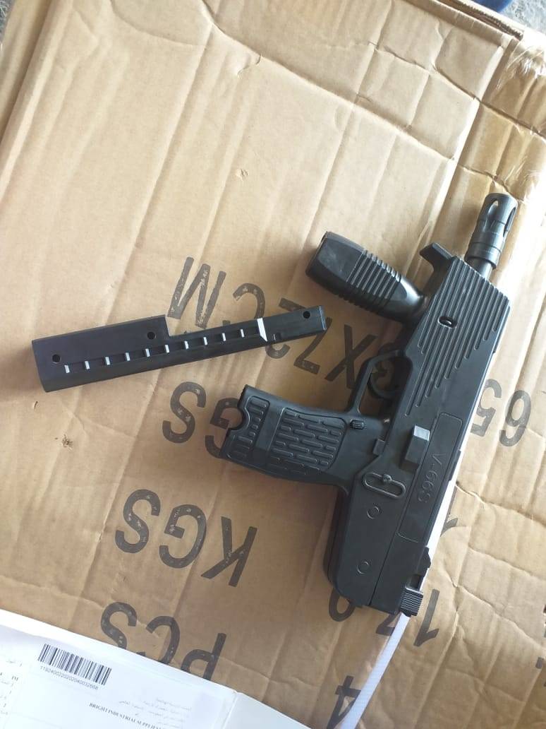 الجمارك تضبط 24 الف مسدس خرز يمنع استيرادها