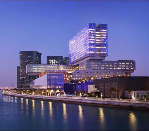 مريضة مسنه بسرطان قولون تسافر من الهند إلى أبوظبي قبل قيود السفر للعلاج في كليفلاند كلينك أبوظبي