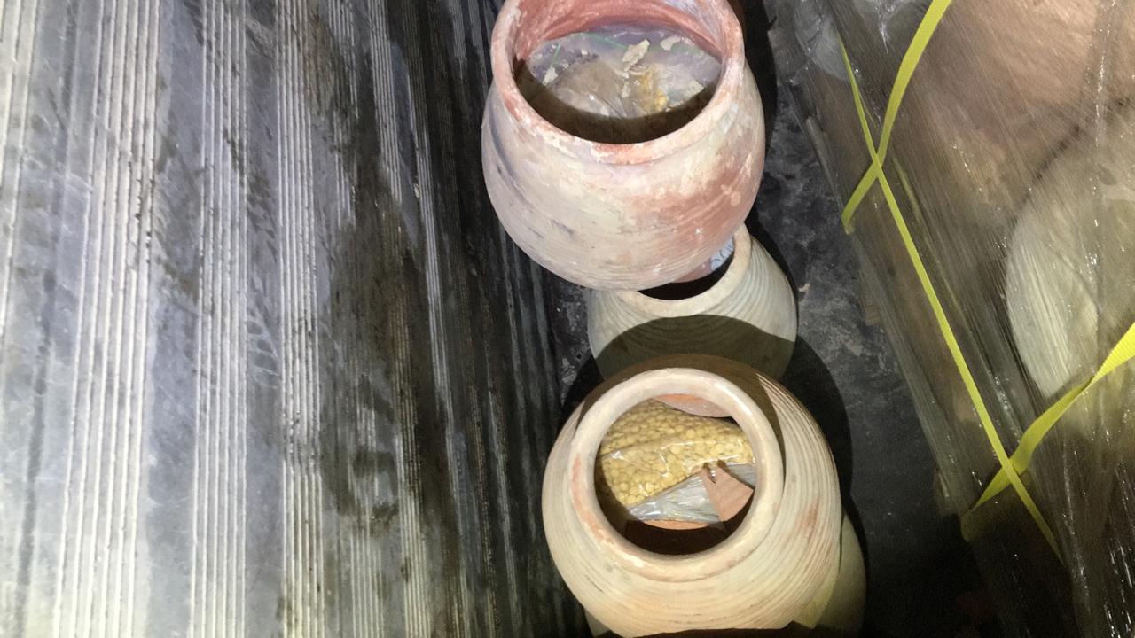 ضبط 400 الف حبة مخدرة بحوزة شخصين خططا لتهريبها خارج المملكة