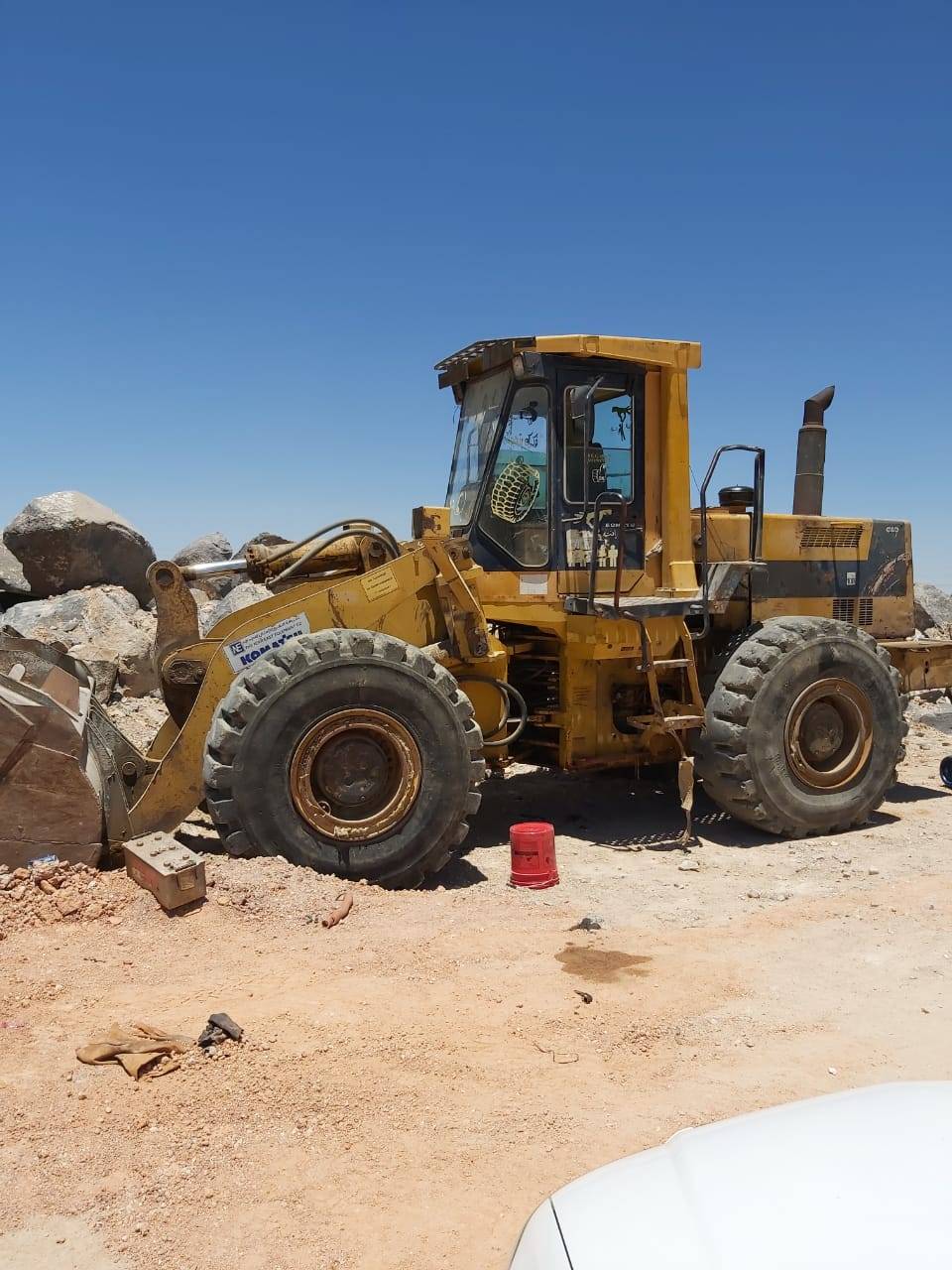 وزارة المياه والري : ضبط جرافات ولودر اثناء محاولة استخراج البازلت بطريقة مخالفة في الهاشمية