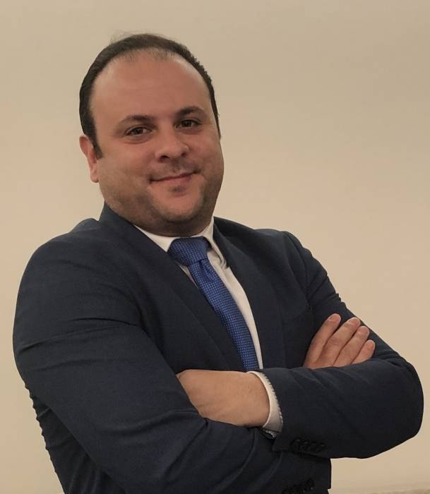 دور شبكة الجيل الخامس في تعزيز الكفاءة والتكلفة في التحول من الجيل الرابع إلى الخامس .. بقلم سعيد زنتوت