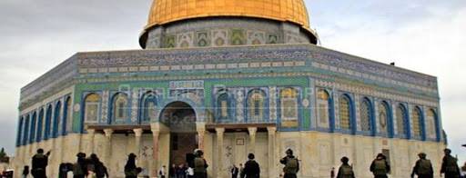 سلطات الاحتلال الصهيوني تبعد مرابطة مقدسية عن المسجد الأقصى لمدة 6 أشهر