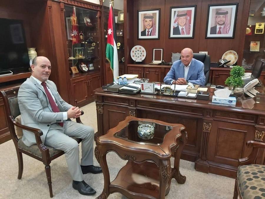 الفايز : إنتقدني لكن لا تسبني .. وأنا مع القضاء وضد التوقيف .. بقلم الزميل نشأت الحلبي