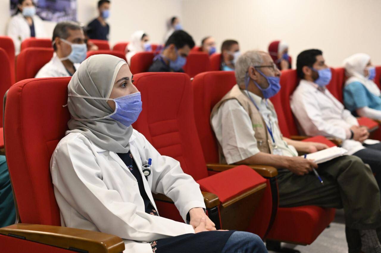 محاضرة في المستشفى الكندي تحذر من سوء استخدام العقاقير المخدرة ومسكنات الالام القوية