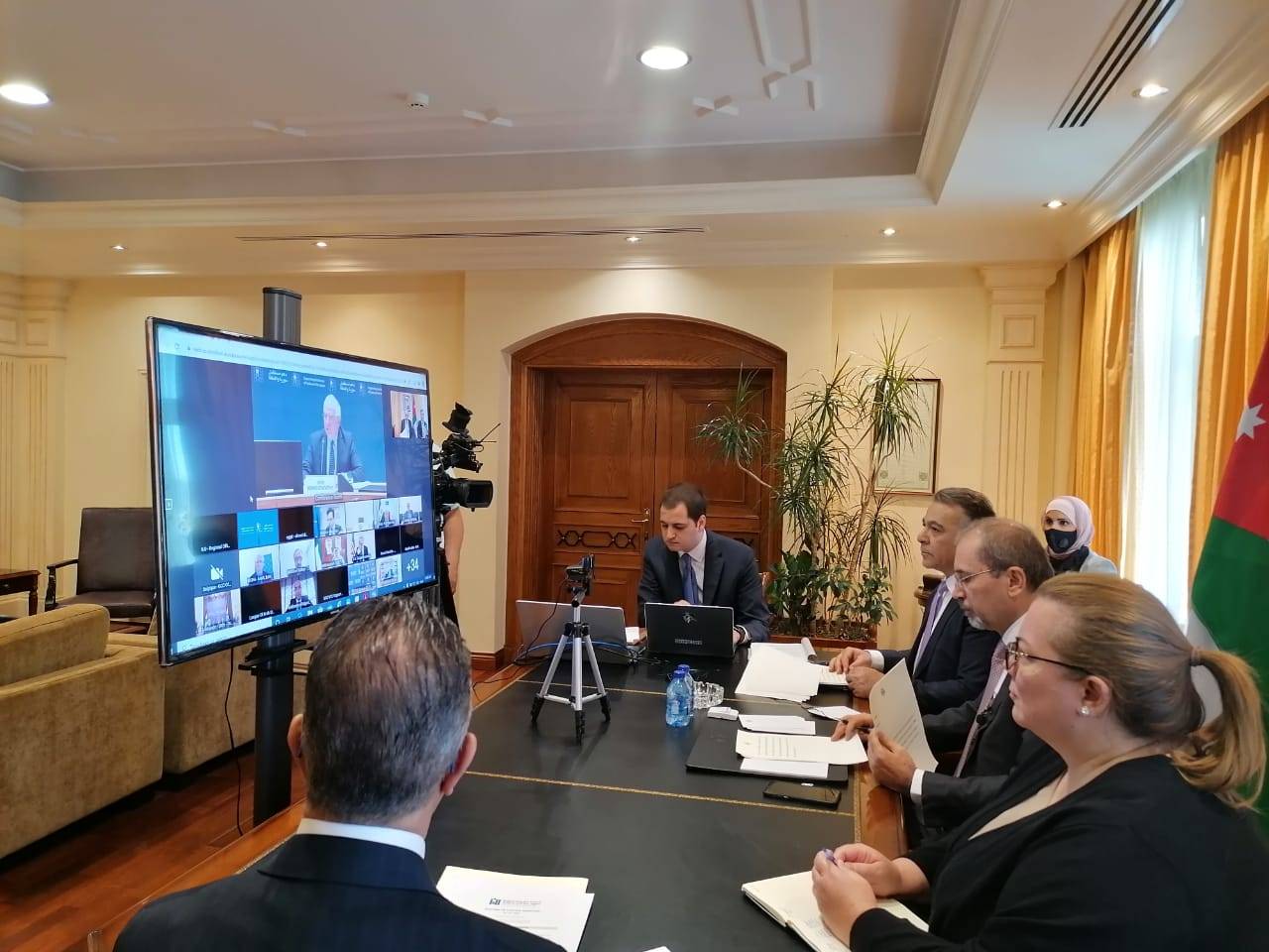 وزير الخارجية ووزير التخطيط يشاركان في مؤتمر بروكسل (٤)