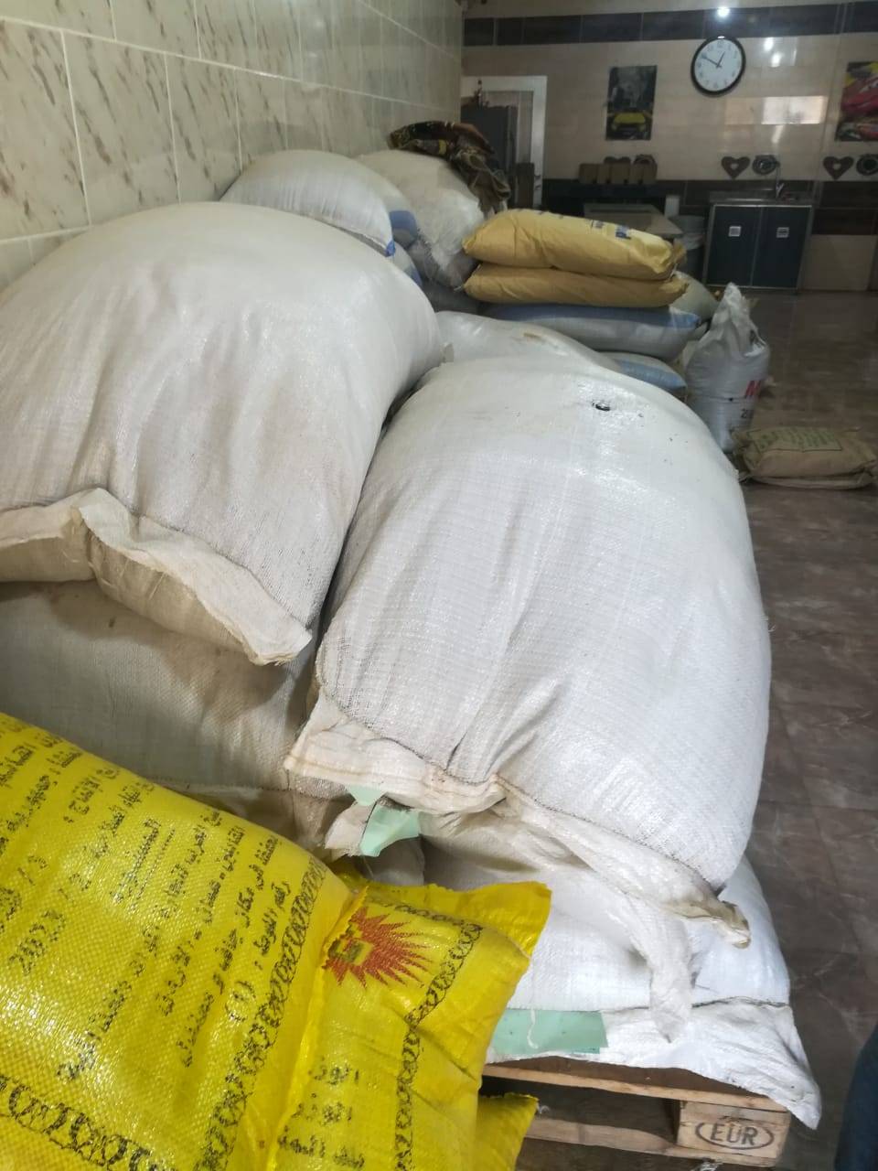 الجمارك الأردنية تضبط مستودعاً للقهوة والهيل في اربد 