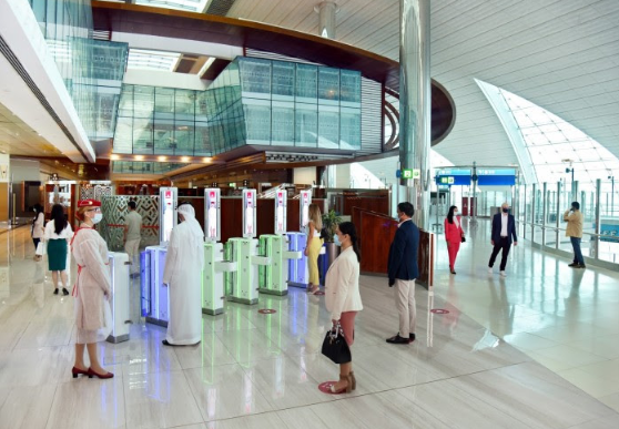 طيران الإمارات تستأنف تقديم الخدمات الأرضية المتميزة لركاب الأولى ورجال الأعمال 