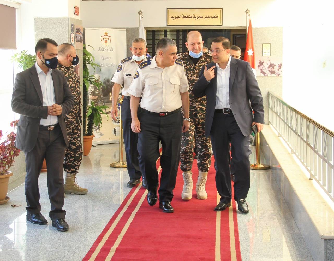 كاميرات مراقبة على صدور كوادر دوريات مكافحة التهريب والترفيق الجمركي 