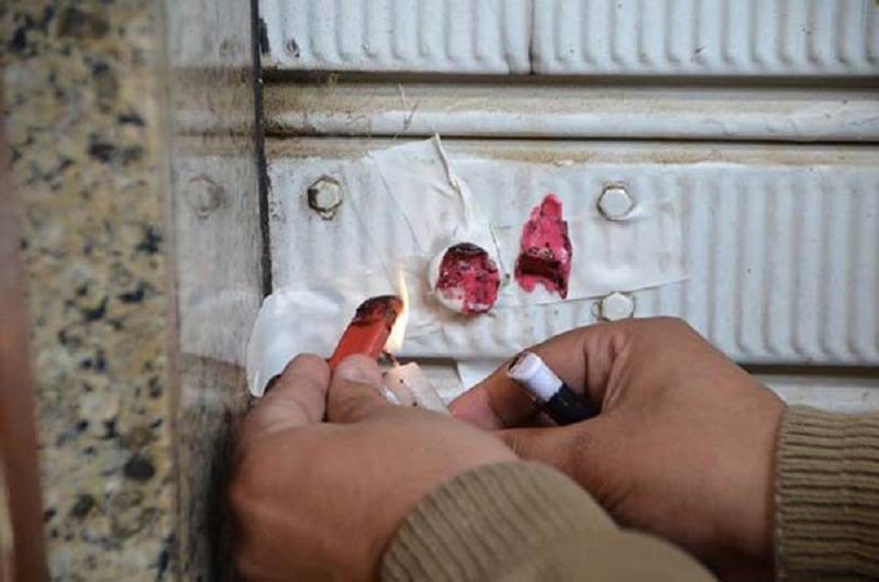 صحة البلقاء : إغلاق مشغل لتصنيع مواد تنظيف غير مرخص في عين الباشا