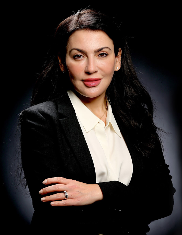 طالبة من أكاديمية البطين تتجاوز ظرفها الصحي وتحقق نتيجة متميزة وأعلى من المعدل العالمي في الامتحانات النهائية