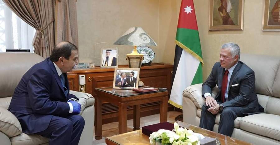 الملك يزور البنك المركزي ويعرب عن ارتياحه لدور البنك في الحفاظ على الاستقرار النقدي والمالي