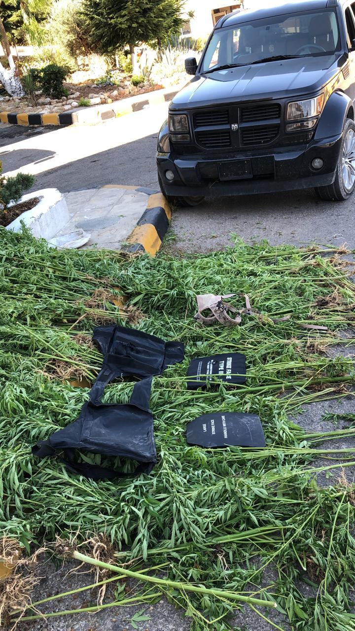 القبض على 7 اشخاص بالبادية الوسطى بحوزتهم كميات من المواد المخدرة ومداهمة لمنزل شخص في البلقاء 