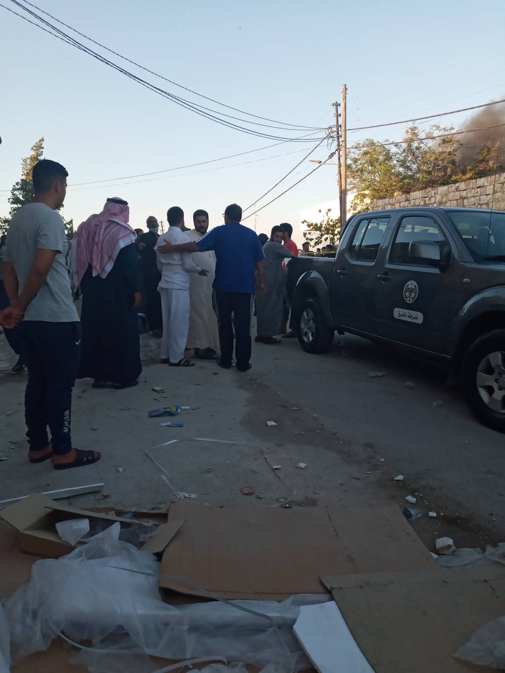 أعمال شغب وحرق منازل ومركبات إثر وفاة شخص بمشاجرة في منطقة الحمراء بالمفرق .. فيديو