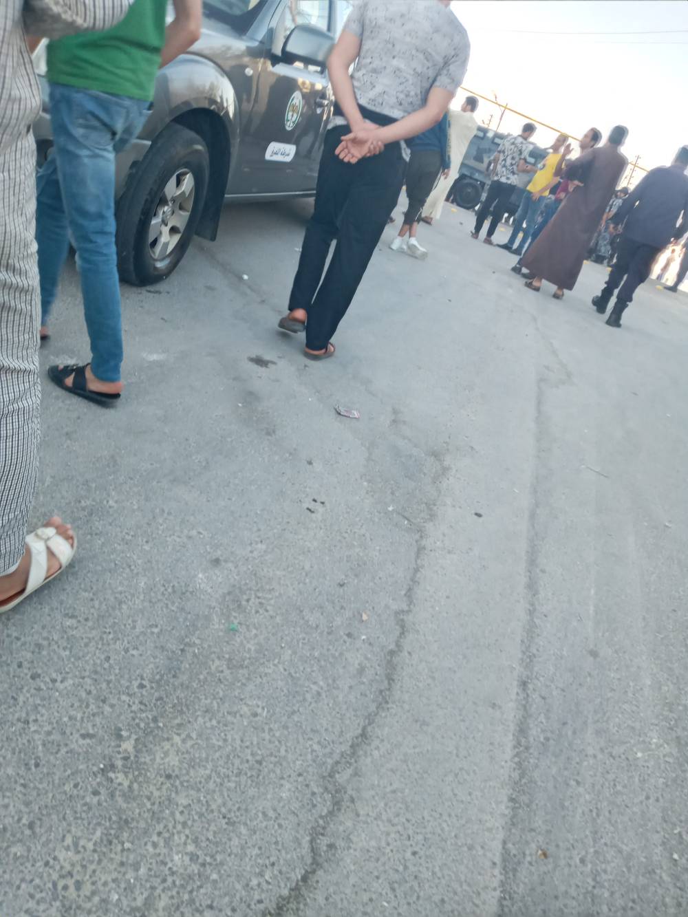 أعمال شغب وحرق منازل ومركبات إثر وفاة شخص بمشاجرة في منطقة الحمراء بالمفرق .. فيديو