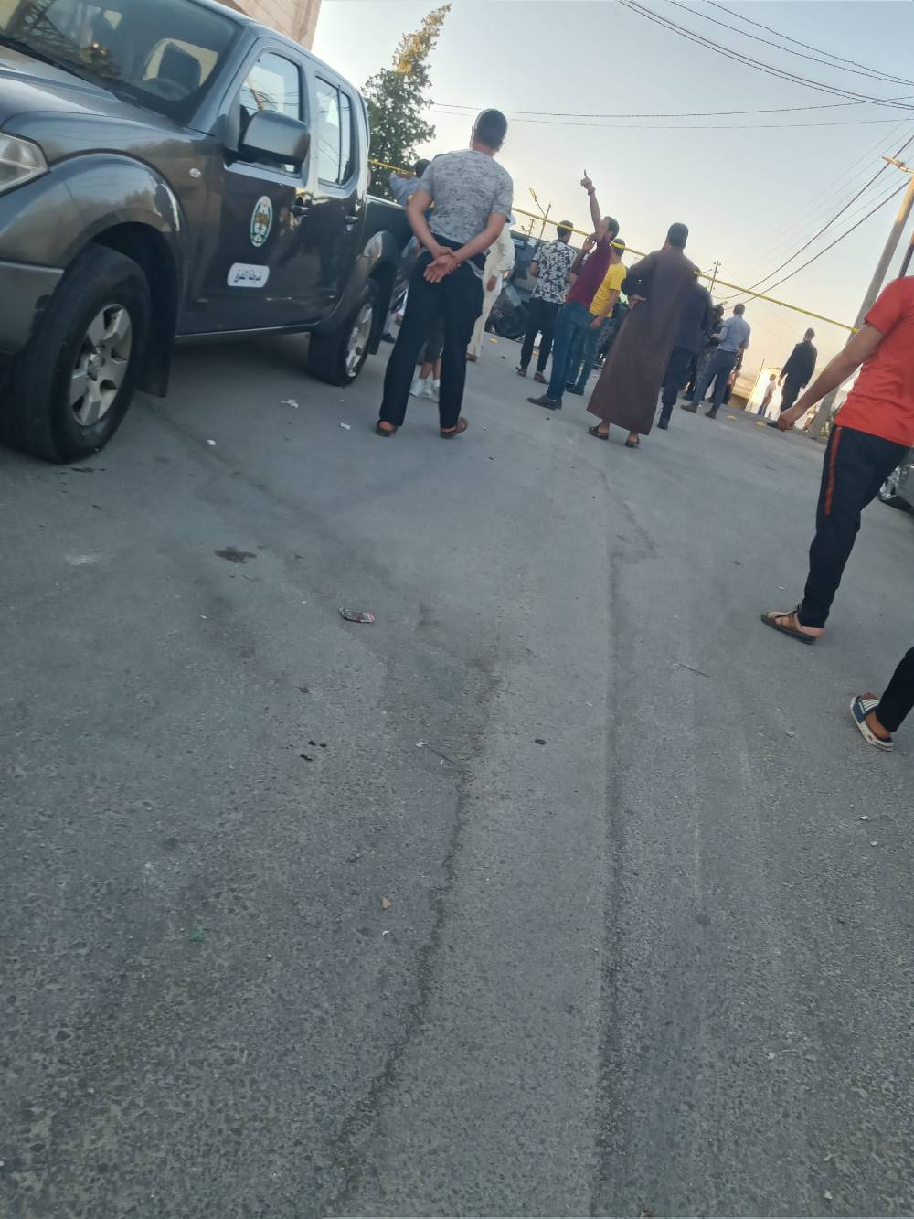 أعمال شغب وحرق منازل ومركبات إثر وفاة شخص بمشاجرة في منطقة الحمراء بالمفرق .. فيديو
