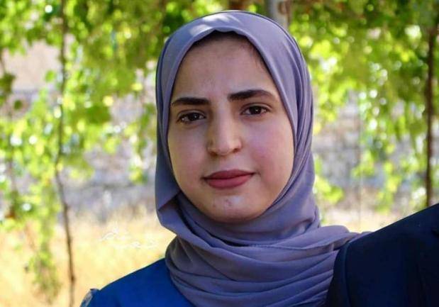 جامعة عمان الاهلية تقدم منحة دراسية مع السكن للطالبة شهد ايهاب يونس الاولى في التوجيهي بفلسطين