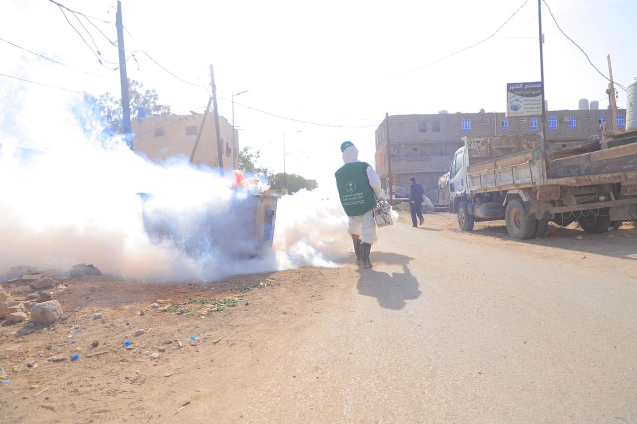 البرنامج السعودي لتنمية وإعمار اليمن يبدأ نشاطاً للاصحاح البيئي في مأرب