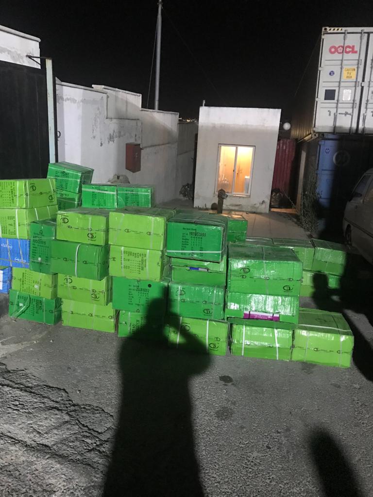 دوريات مكافحة التهريب تضبط حاوية احذية مهربة