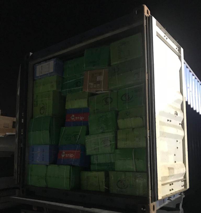 دوريات مكافحة التهريب تضبط حاوية احذية مهربة