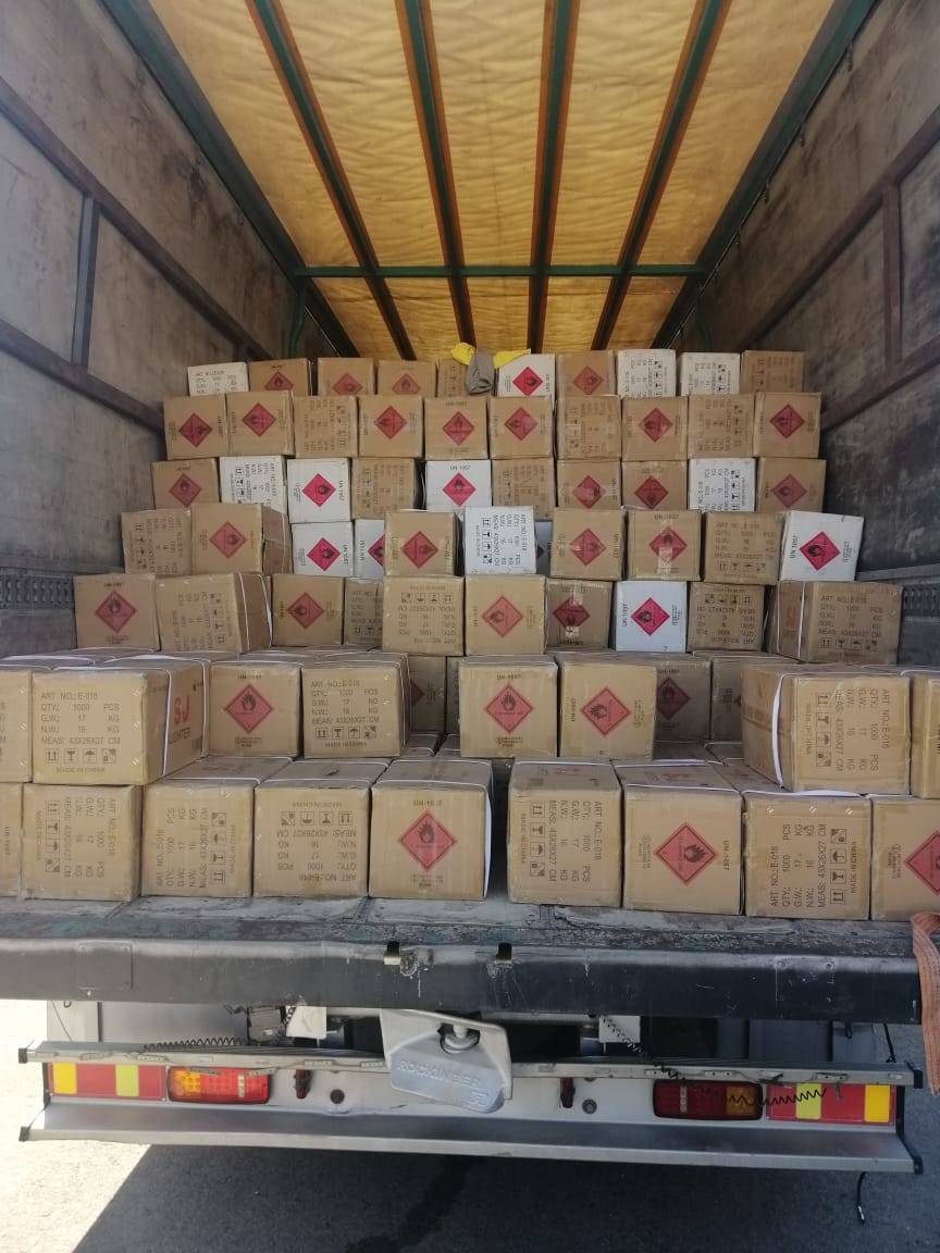 الجمارك تضبط شاحنة تحمل بضائع مهربة