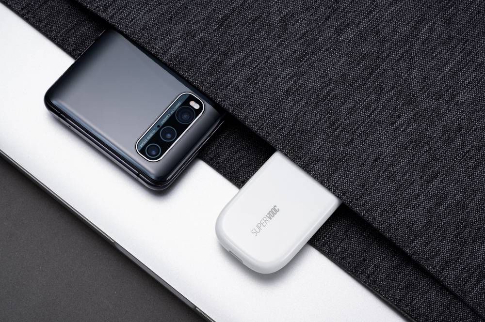 أوبو تعزز ریادتھا في مجال الشحن فائق السرعة مع إطلاق أحدث تقنیاتھا للشحن السلكي واللاسلكي 