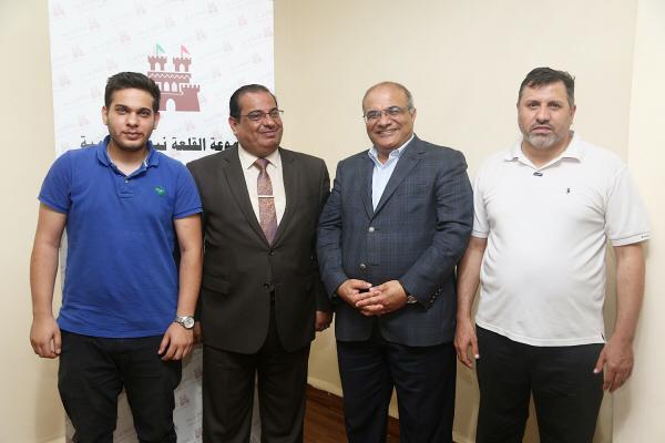 المومني خلال زيارته لمجموعة القلعة : يجب إعادة النظر في قضية المواقع الألكترونية وخريجي الصحافة والاعلام