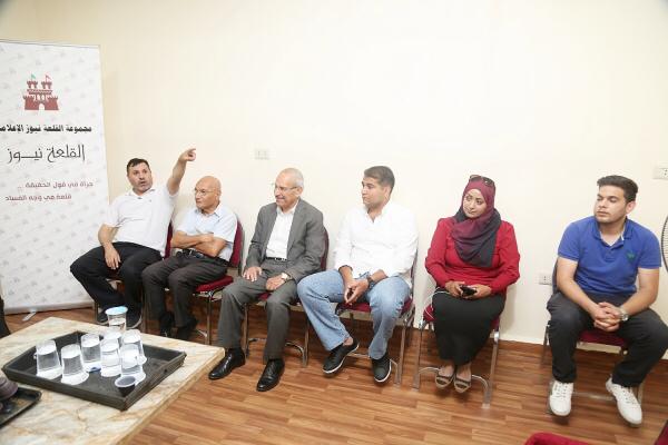 المومني خلال زيارته لمجموعة القلعة : يجب إعادة النظر في قضية المواقع الألكترونية وخريجي الصحافة والاعلام