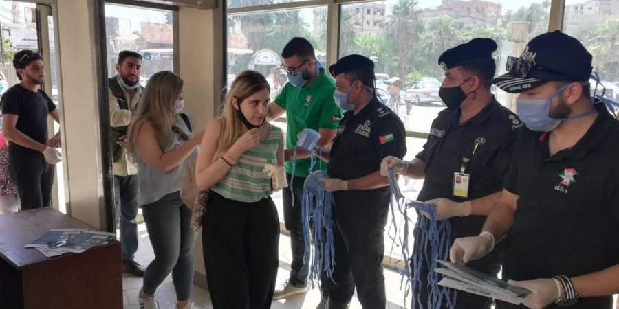 الشرطة المجتمعيّة  و مبادرة حقق يستكملان حملة عشان نظل بخير في المناطق السياحيّة