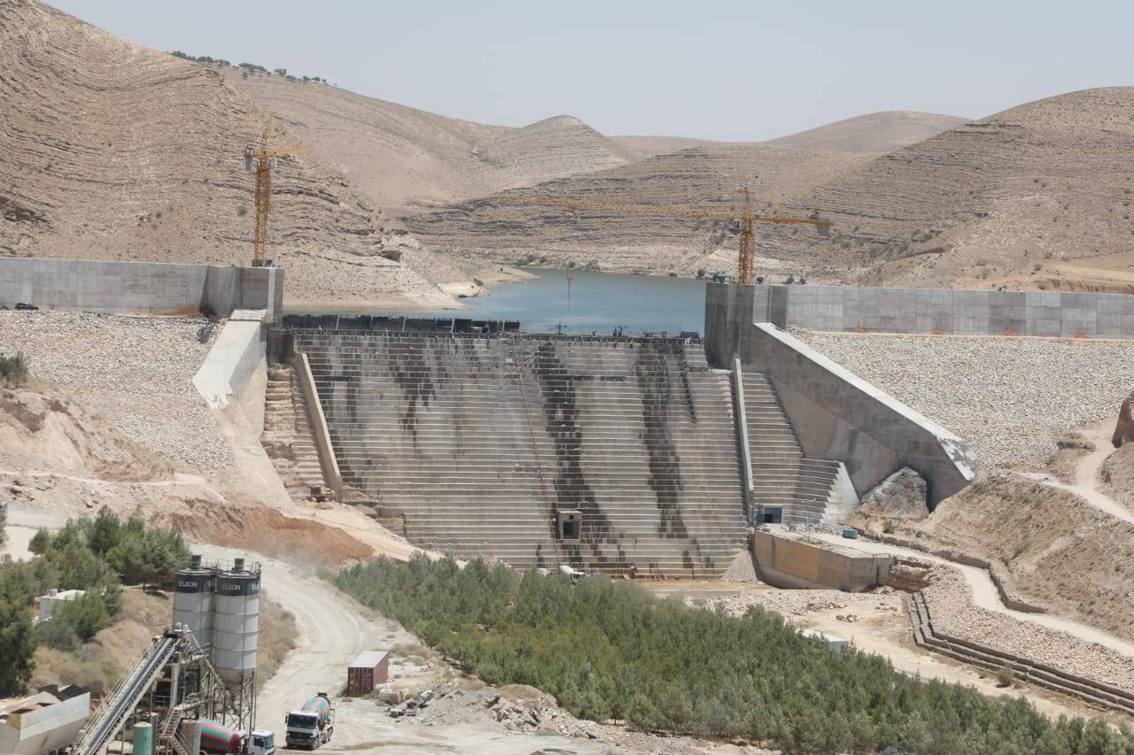 المياه والبيئة توقعان اتفاقية صيانة (60) موقع حفيرة حصاد مائي بكلفة (2) مليون دولار