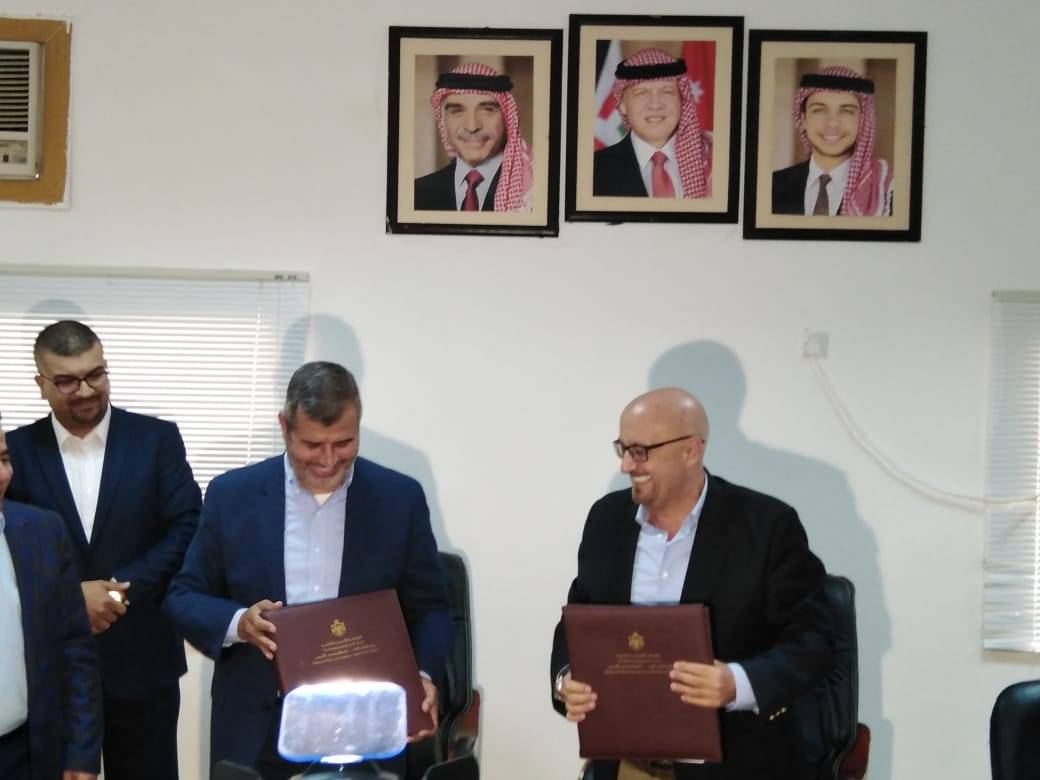 المياه والبيئة توقعان اتفاقية صيانة (60) موقع حفيرة حصاد مائي بكلفة (2) مليون دولار