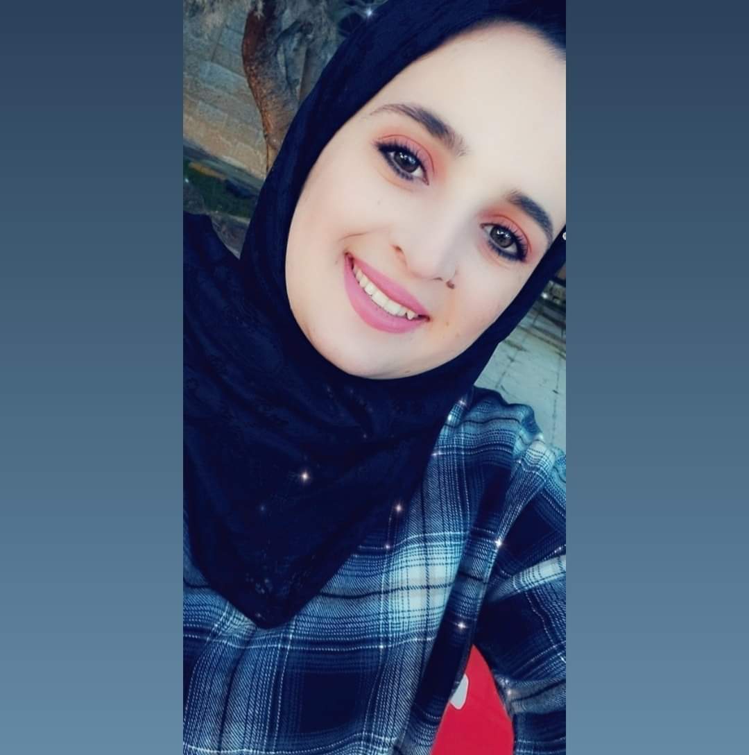 الفنانة التشكيلية سناء حوامده تهنئ الزميلة روز شريم البوريني بمناسبة عيد ميلادها
