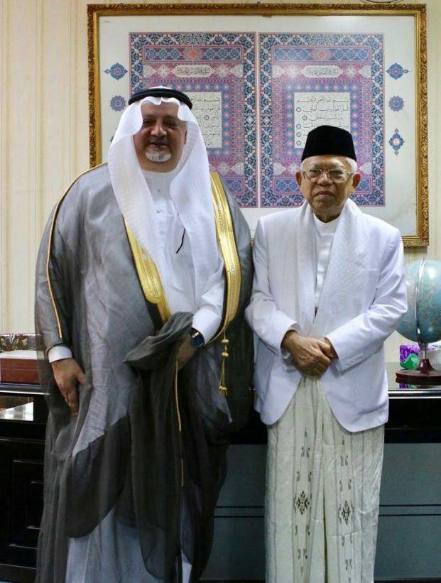 لقاء خاص مع سفير خادم الحرمين الشريفين في إندونيسيا الأستاذ عصام عابد الثقفي 