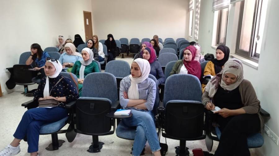 انطلاق فعاليات دورة الإنقاذ المائي للإناث في مركز إعداد القيادات الشبابية