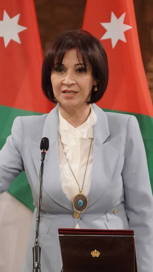 وزيرة السياحة والآثار توضح آلية تصنيف الوضع الوبائي للدول تمهيداً لفتح المطارات