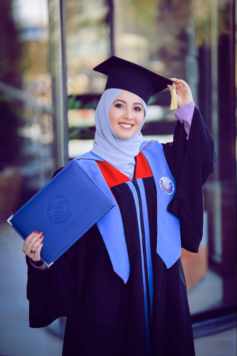 تهنئة لـ رهف هشام عتوم بمناسبة حصولها على درجة البكالوريوس في التمريض