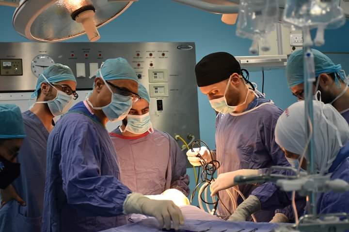 عملية نوعية في مستشفى الملك المؤسس عبدالله الجامعي لمريضة تعاني من عدم القدرة على فتح الفم نهائيا