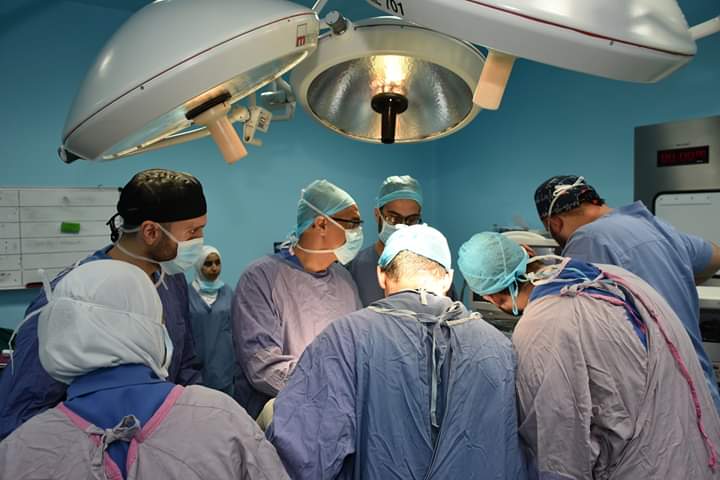 عملية نوعية في مستشفى الملك المؤسس عبدالله الجامعي لمريضة تعاني من عدم القدرة على فتح الفم نهائيا