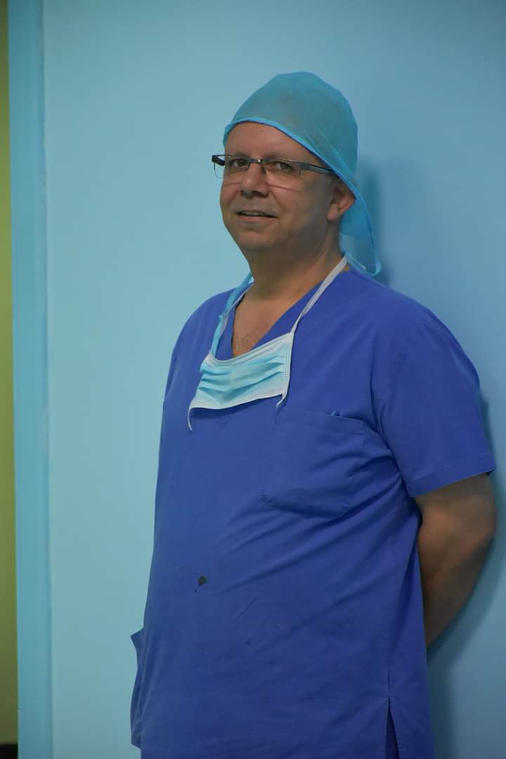 عملية نوعية في مستشفى الملك المؤسس عبدالله الجامعي لمريضة تعاني من عدم القدرة على فتح الفم نهائيا