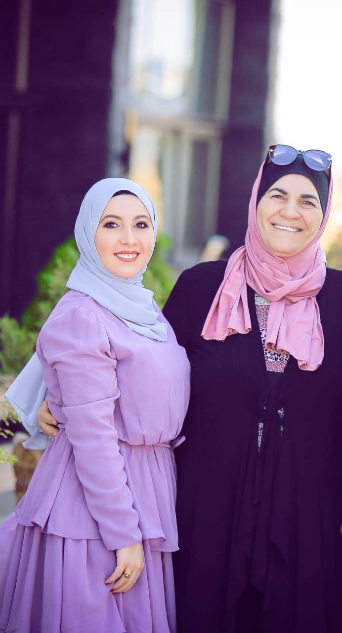 تهنئة لـ رهف هشام عتوم بمناسبة حصولها على درجة البكالوريوس في التمريض 