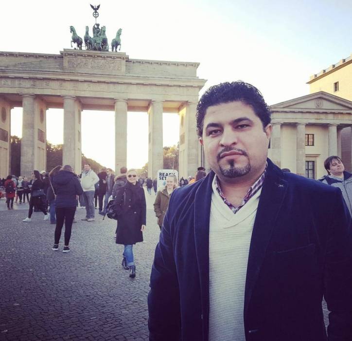 الإعلامي جوان إبراهيم في القاهرة لتصوير برنامج عن السوريين