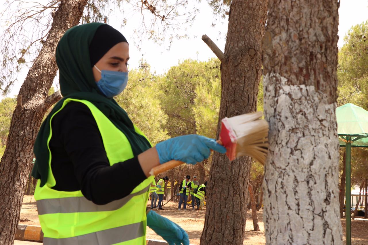 وزير الشباب يفتتح معسكر العمل التطوعي والجيم الخارجي في مدينة الحسين للشباب