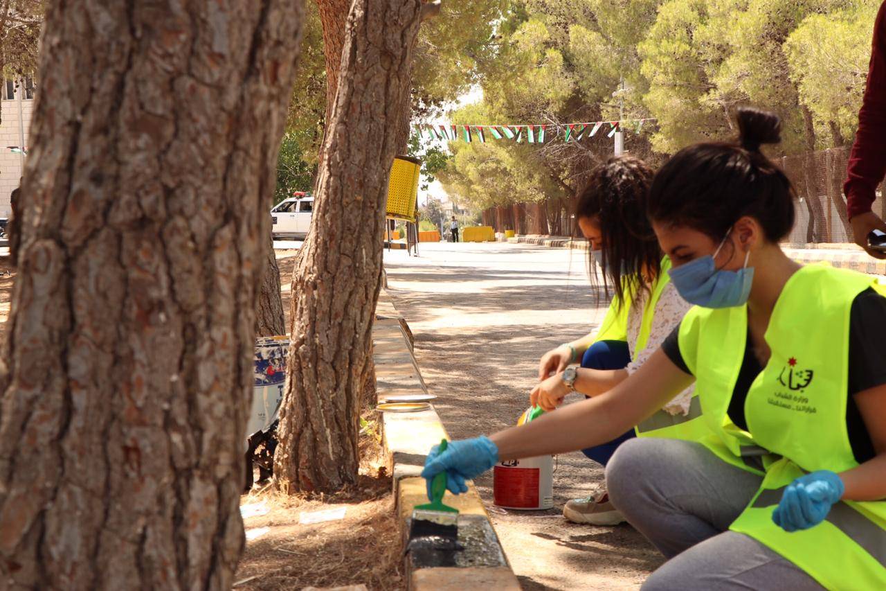 وزير الشباب يفتتح معسكر العمل التطوعي والجيم الخارجي في مدينة الحسين للشباب