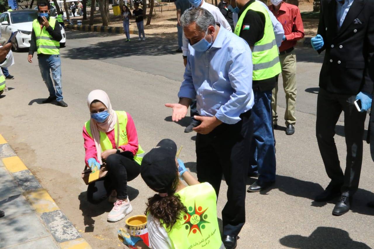وزير الشباب يفتتح معسكر العمل التطوعي والجيم الخارجي في مدينة الحسين للشباب