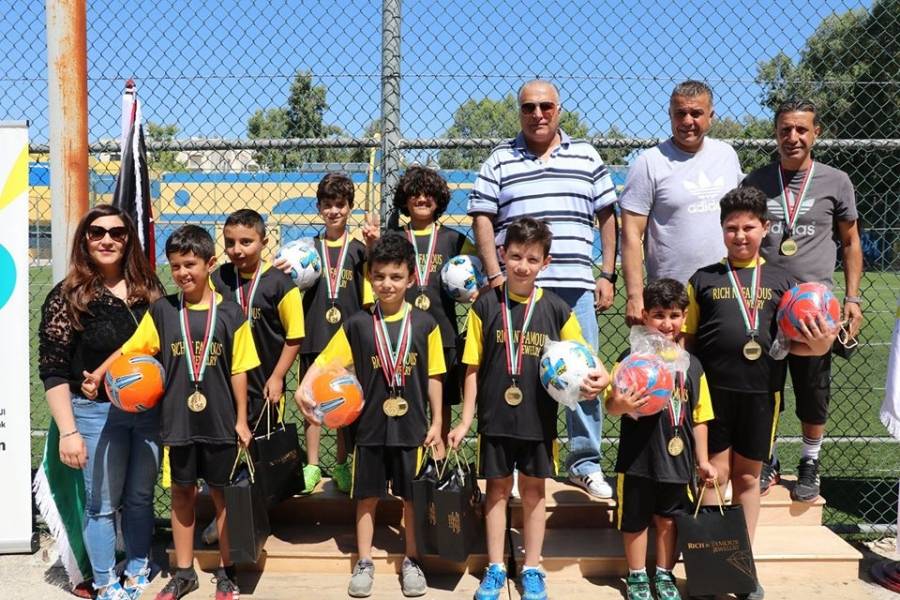 غزاوي يتوج ابطال دوري الصغار لنادي دى لاسال الفرير بكرة القدم والسلة