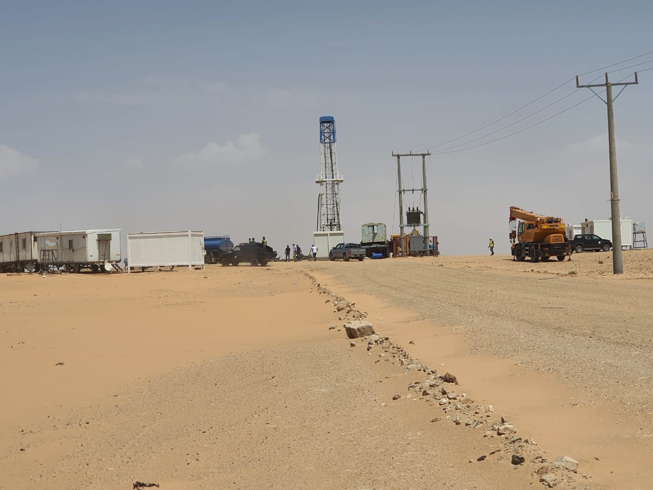 وزير المياه والري يشرف على حفر ابار المبادرات الملكية بحضور خبراء اقليمين .. فيديو