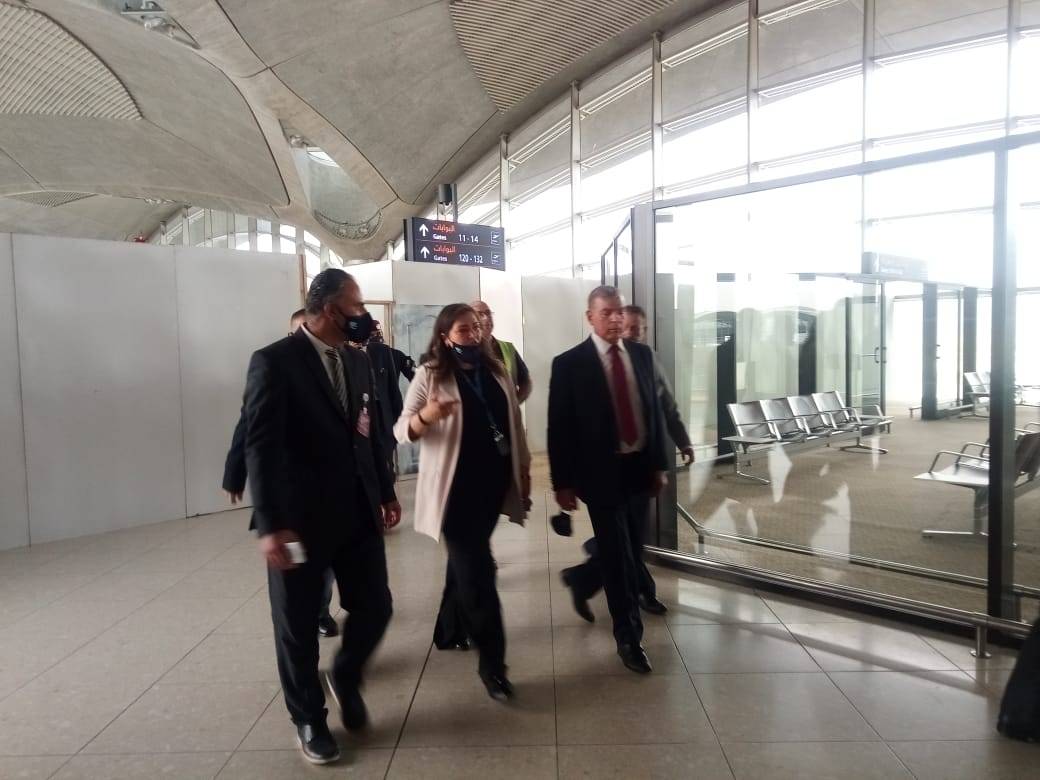 جابر يتفقد سلامة الإجراءات الصحية المتبعة لاستقبال المسافرين القادمين إلى مطار الملكة علياء الدولي